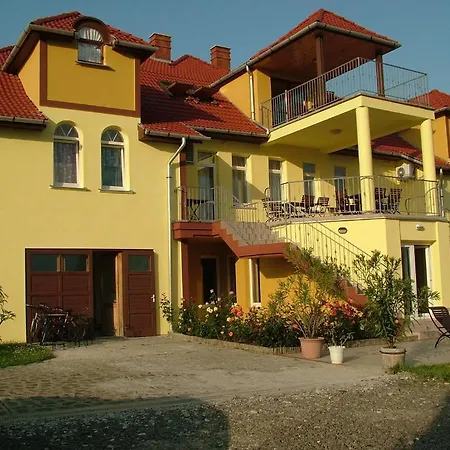 Villa Citadella Wellness Panzio-3